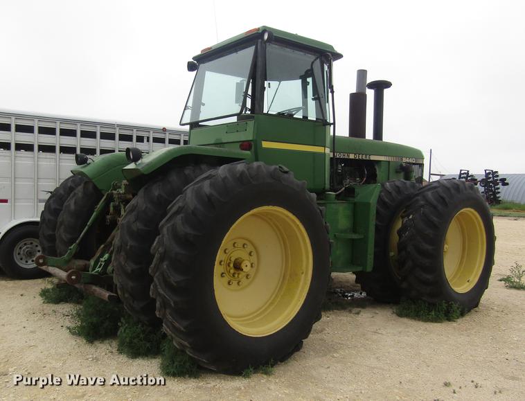 image for item DD8897 1980 John Deere 8440 4WD tractor