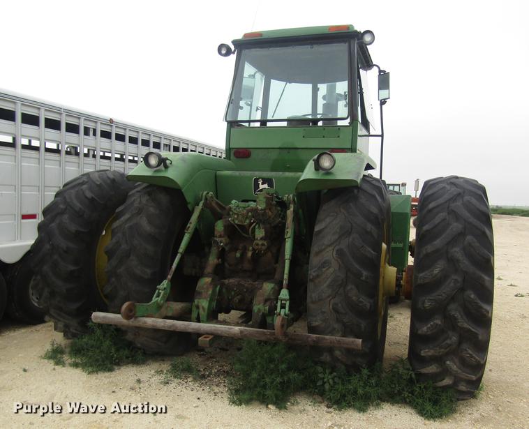 image for item DD8897 1980 John Deere 8440 4WD tractor