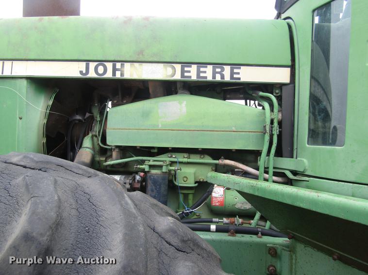 image for item DD8897 1980 John Deere 8440 4WD tractor