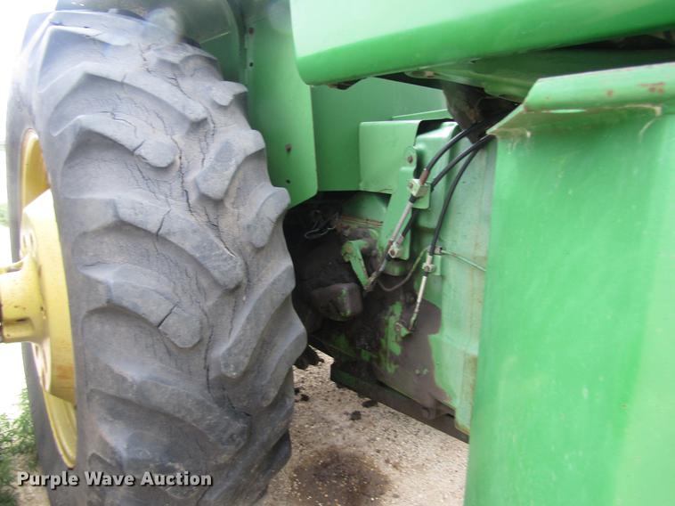 image for item DD8897 1980 John Deere 8440 4WD tractor