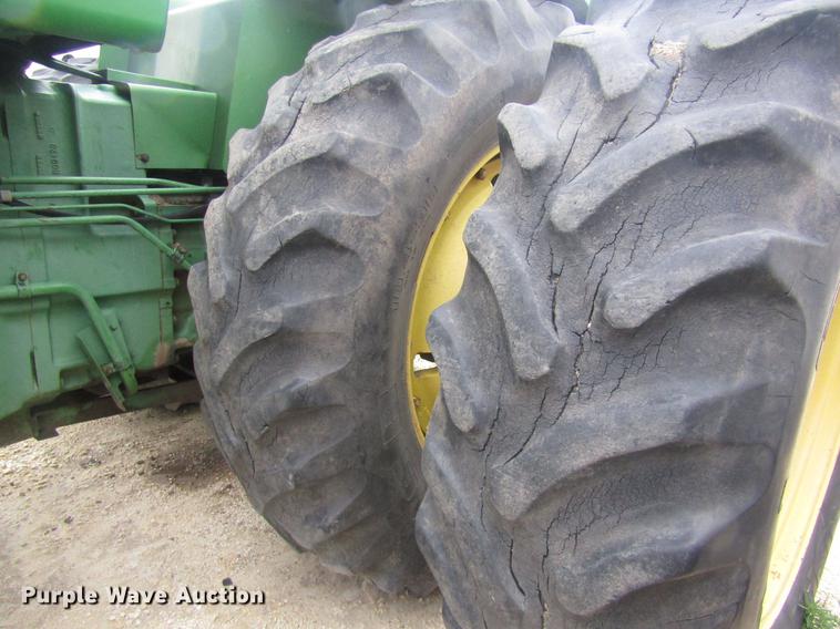 image for item DD8897 1980 John Deere 8440 4WD tractor