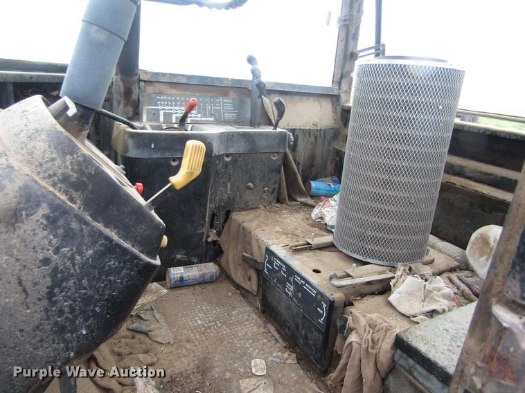 image for item DD8897 1980 John Deere 8440 4WD tractor