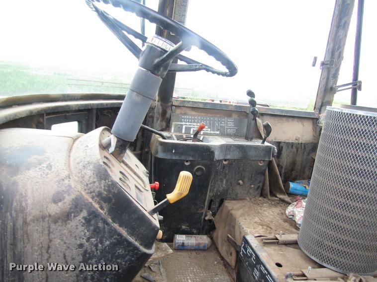 image for item DD8897 1980 John Deere 8440 4WD tractor