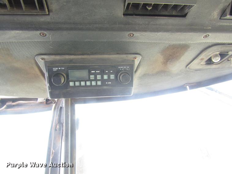 image for item DD8897 1980 John Deere 8440 4WD tractor