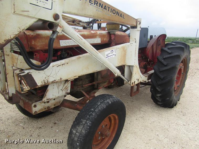 image for item DD8898 International Harvester tractor