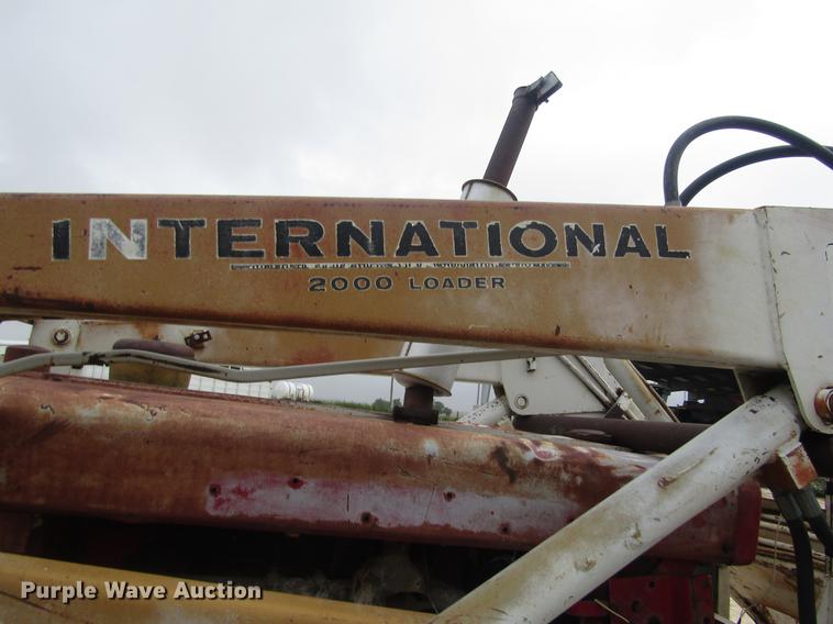 image for item DD8898 International Harvester tractor