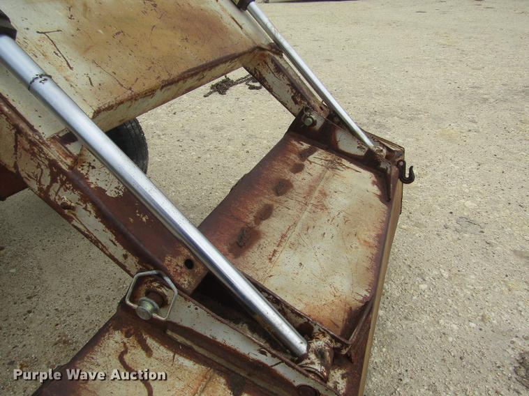 image for item DD8898 International Harvester tractor