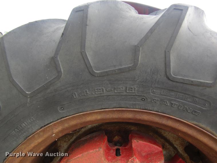 image for item DD8898 International Harvester tractor