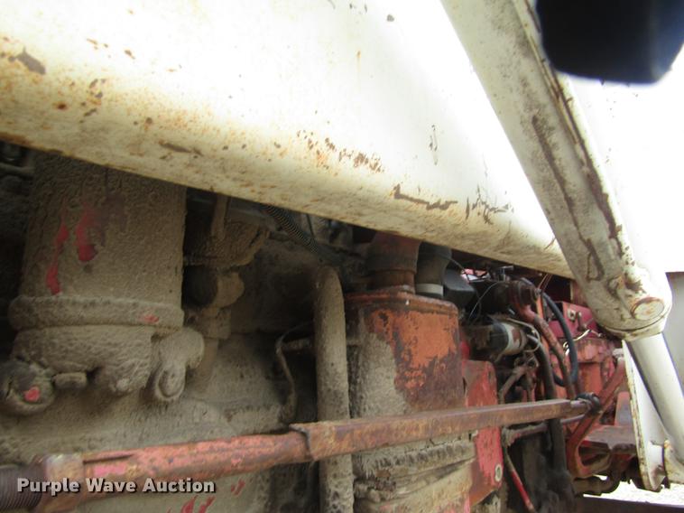 image for item DD8898 International Harvester tractor