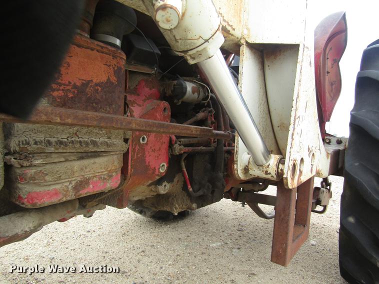 image for item DD8898 International Harvester tractor