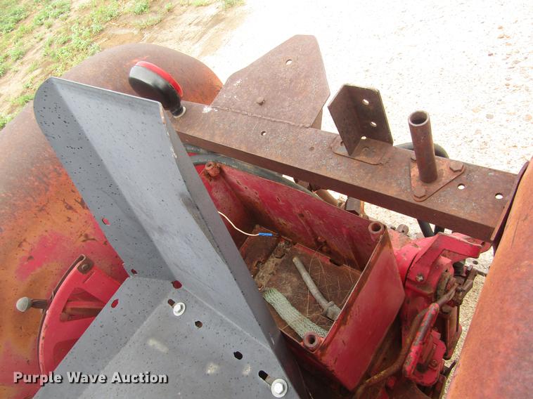 image for item DD8898 International Harvester tractor