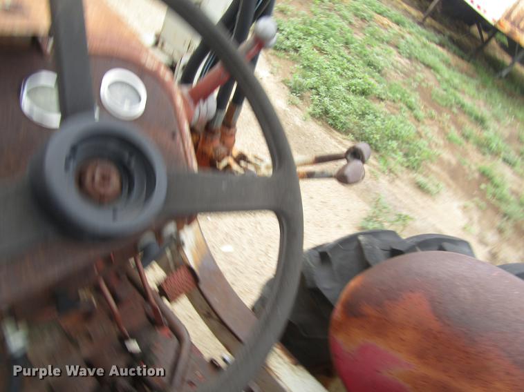 image for item DD8898 International Harvester tractor