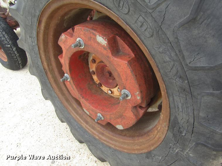 image for item DD8898 International Harvester tractor