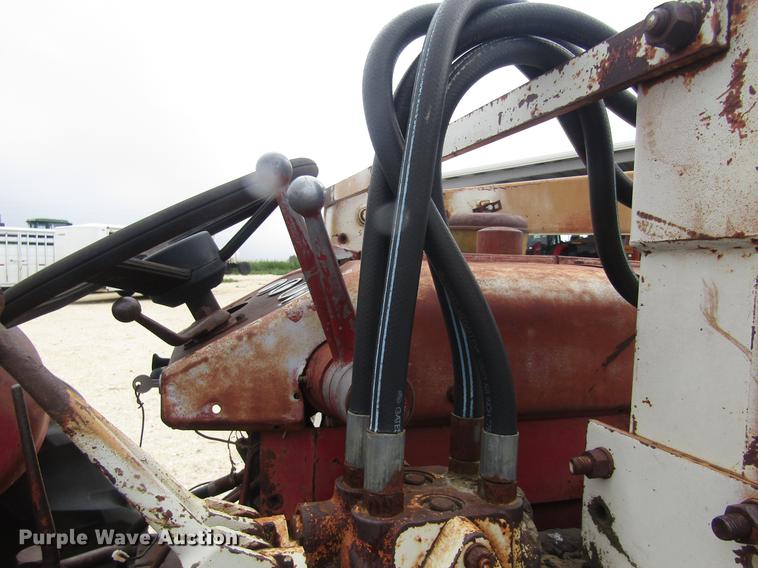 image for item DD8898 International Harvester tractor