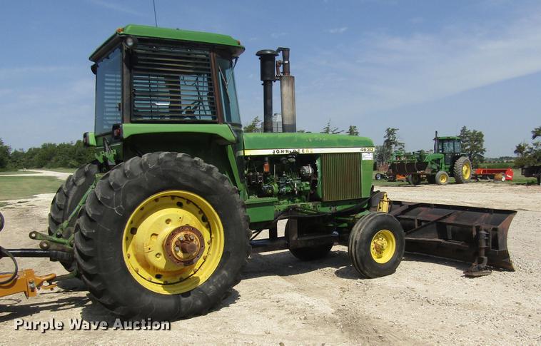 image for item DD8900 1976 John Deere 4630 tractor