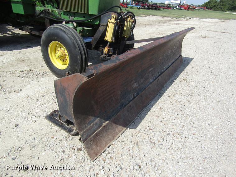 image for item DD8900 1976 John Deere 4630 tractor