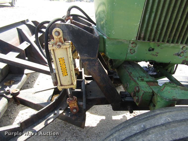 image for item DD8900 1976 John Deere 4630 tractor