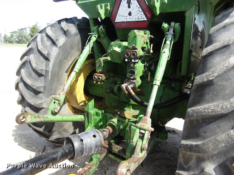 image for item DD8900 1976 John Deere 4630 tractor