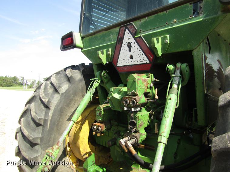image for item DD8900 1976 John Deere 4630 tractor
