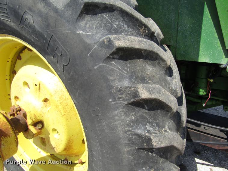 image for item DD8900 1976 John Deere 4630 tractor