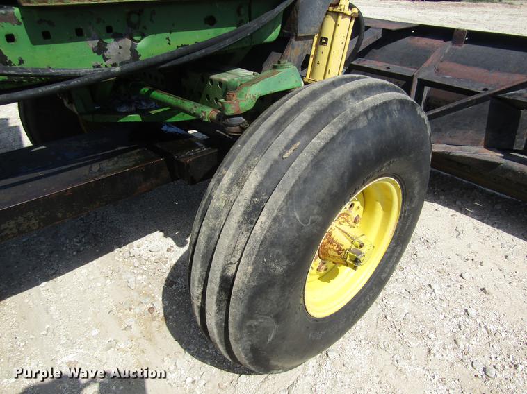 image for item DD8900 1976 John Deere 4630 tractor