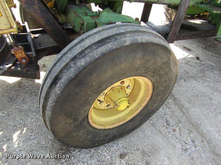 image for item DD8900 1976 John Deere 4630 tractor