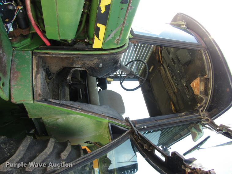 image for item DD8900 1976 John Deere 4630 tractor