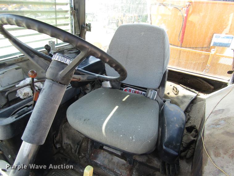 image for item DD8900 1976 John Deere 4630 tractor