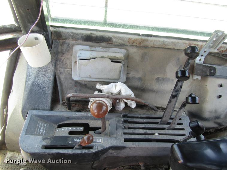 image for item DD8900 1976 John Deere 4630 tractor