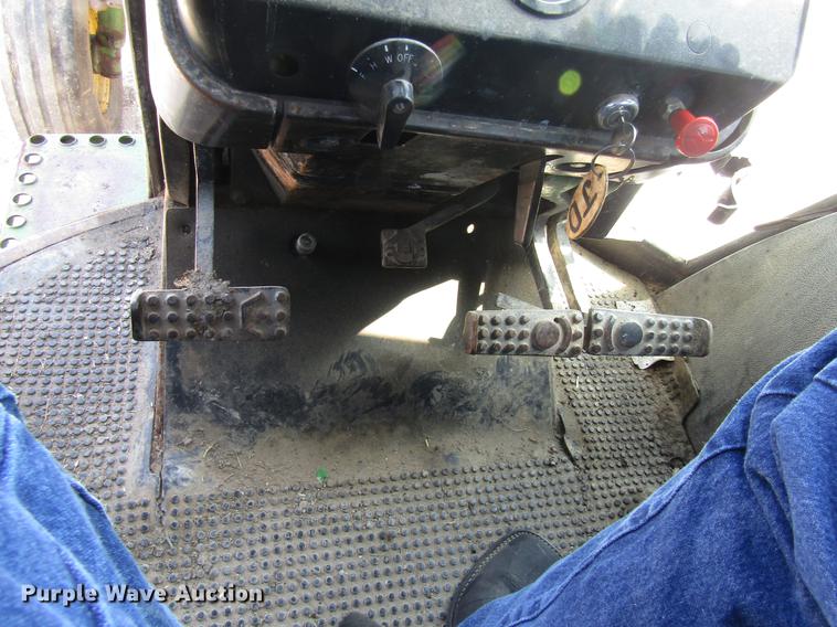 image for item DD8900 1976 John Deere 4630 tractor