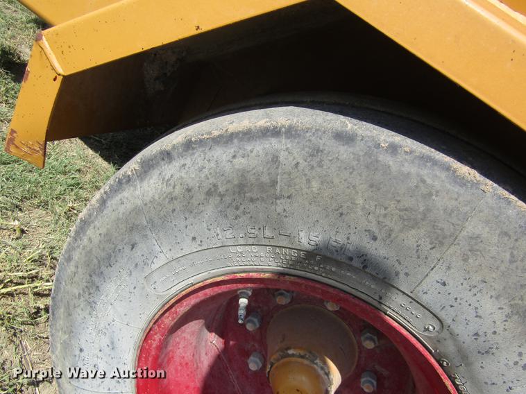 image for item DD8901 2009 HayBuster CMF-425 vertical feed mixer