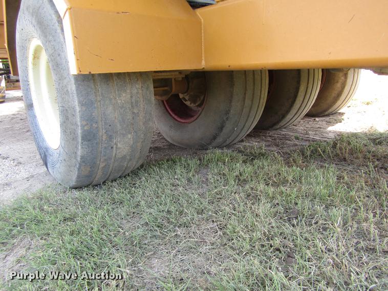 image for item DD8901 2009 HayBuster CMF-425 vertical feed mixer