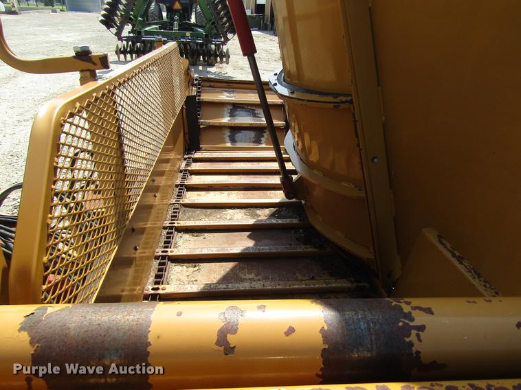 image for item DD8901 2009 HayBuster CMF-425 vertical feed mixer