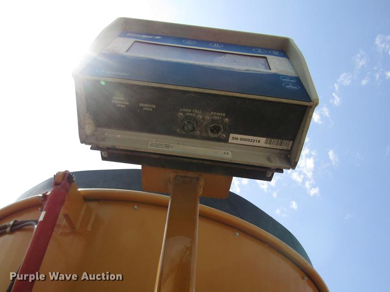 image for item DD8901 2009 HayBuster CMF-425 vertical feed mixer