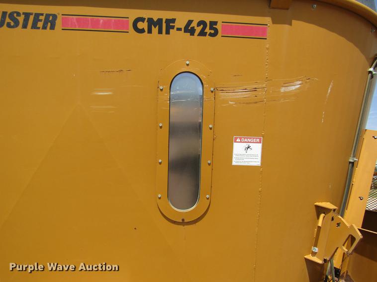 image for item DD8901 2009 HayBuster CMF-425 vertical feed mixer
