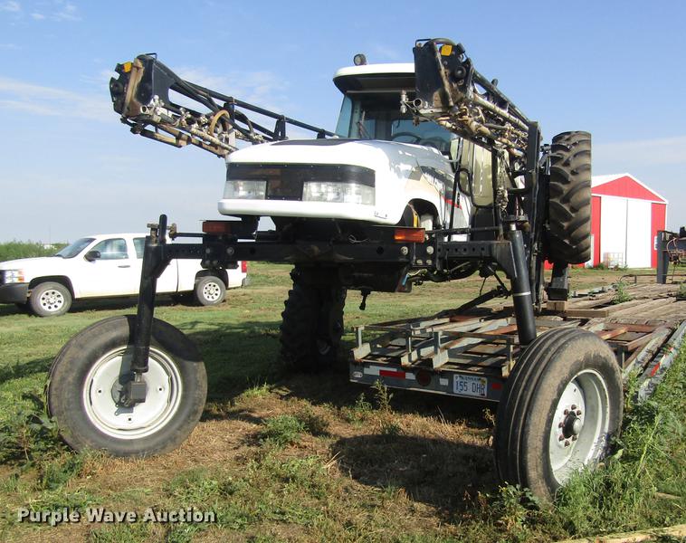 image for item DD8902 2009 SpraCoupe 4660 sprayer