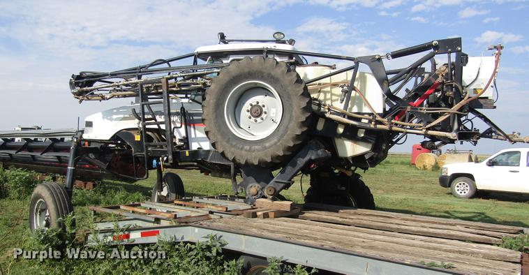 image for item DD8902 2009 SpraCoupe 4660 sprayer