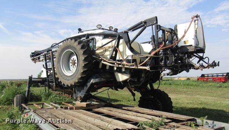 image for item DD8902 2009 SpraCoupe 4660 sprayer