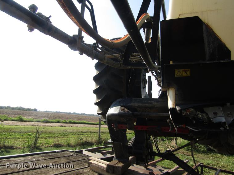 image for item DD8902 2009 SpraCoupe 4660 sprayer