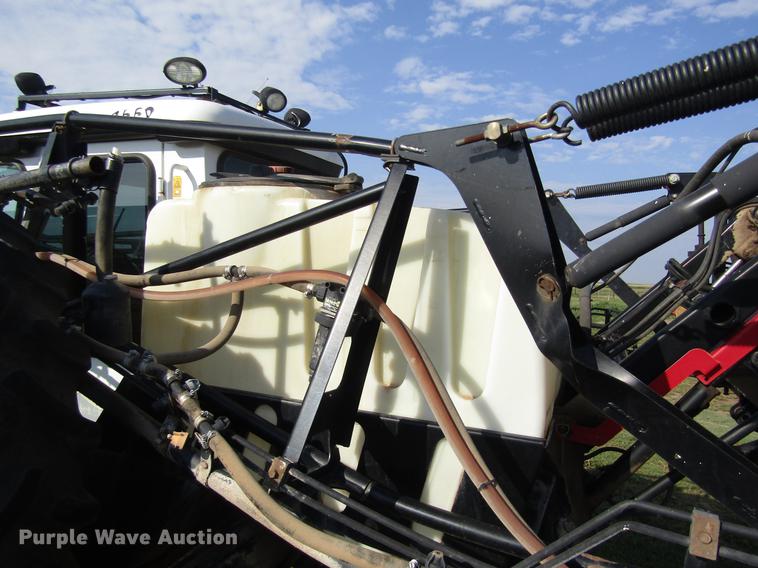 image for item DD8902 2009 SpraCoupe 4660 sprayer