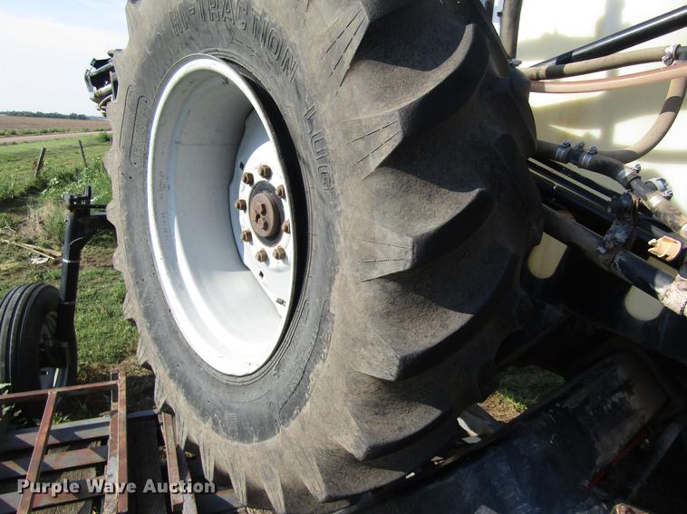 image for item DD8902 2009 SpraCoupe 4660 sprayer