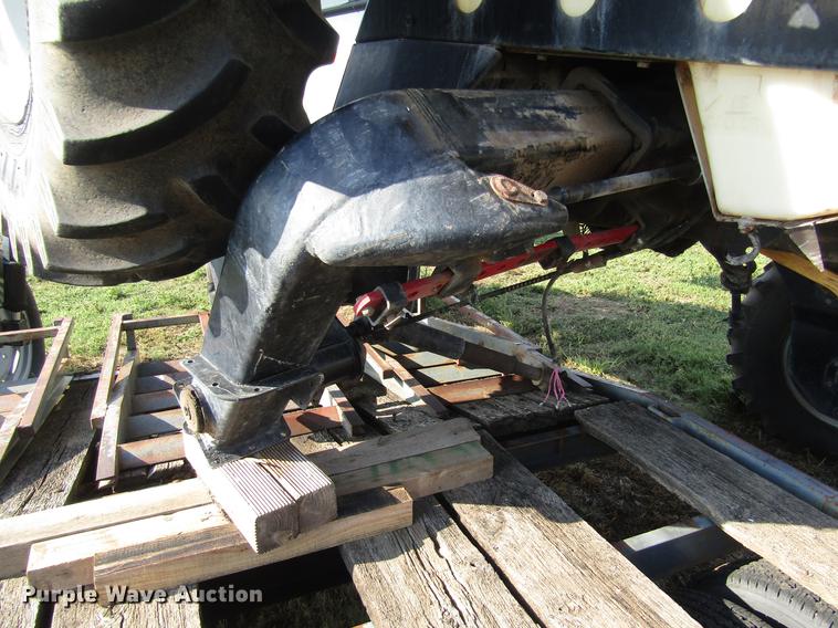 image for item DD8902 2009 SpraCoupe 4660 sprayer