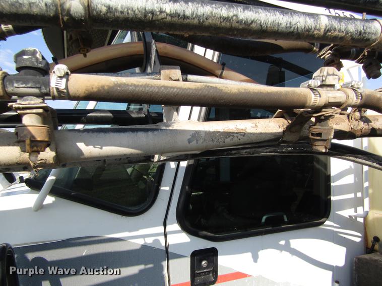 image for item DD8902 2009 SpraCoupe 4660 sprayer