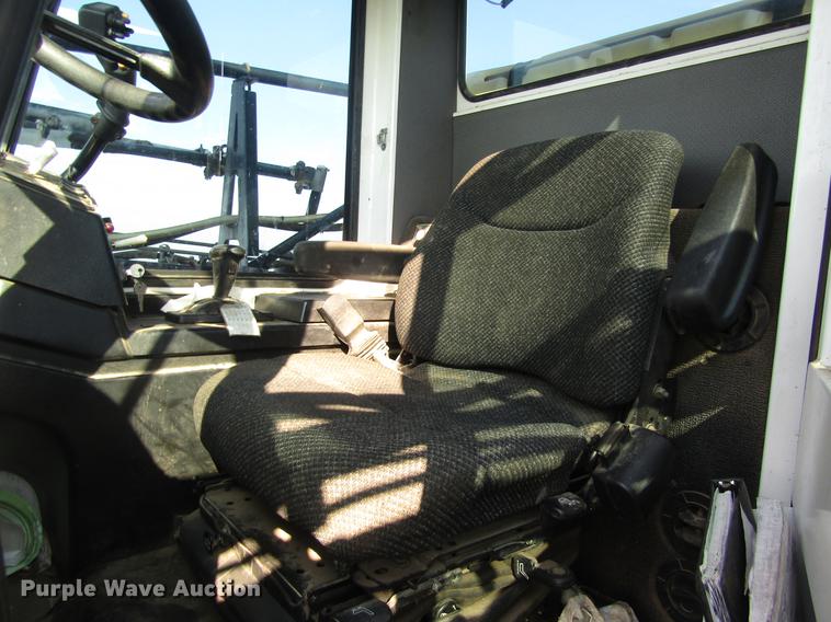 image for item DD8902 2009 SpraCoupe 4660 sprayer