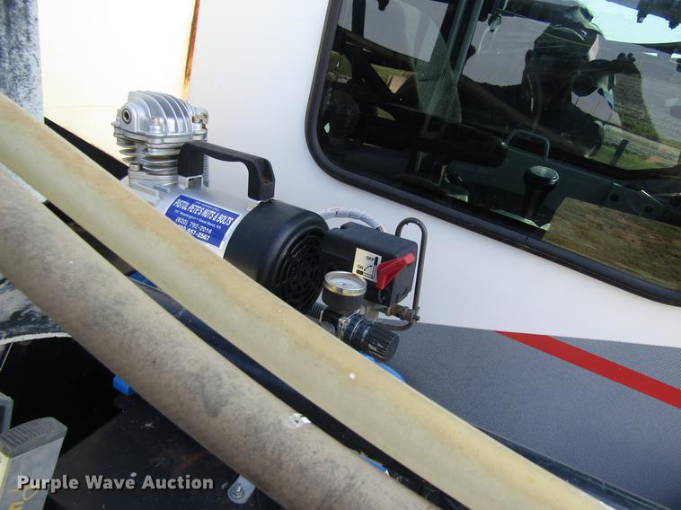 image for item DD8902 2009 SpraCoupe 4660 sprayer