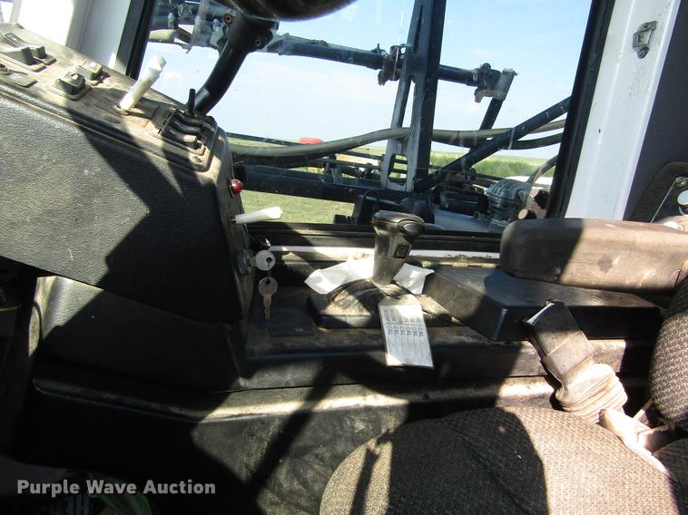 image for item DD8902 2009 SpraCoupe 4660 sprayer