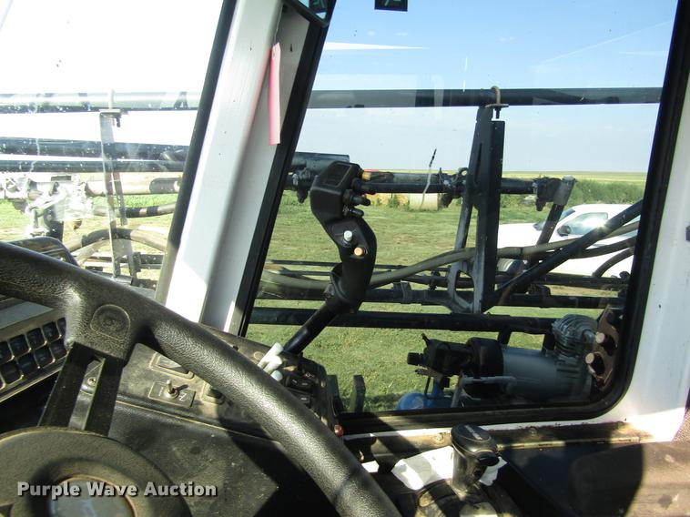 image for item DD8902 2009 SpraCoupe 4660 sprayer