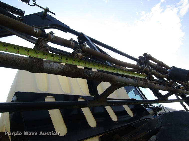 image for item DD8902 2009 SpraCoupe 4660 sprayer