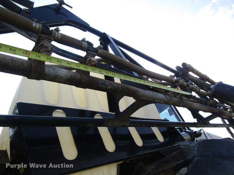 image for item DD8902 2009 SpraCoupe 4660 sprayer