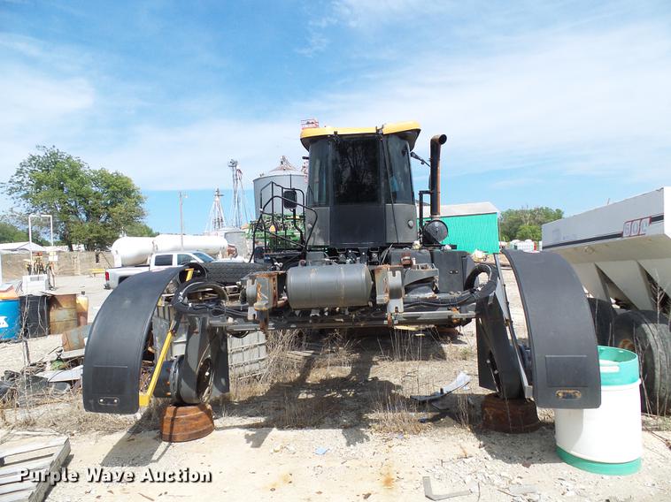 image for item DE5098 Ag-Chem RoGator RG1100 applicator